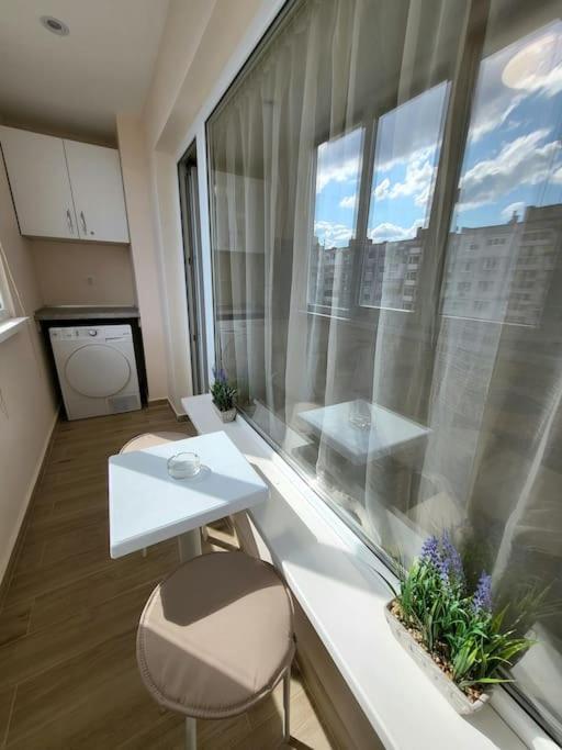 Bright City Apartment Varna Esterno foto