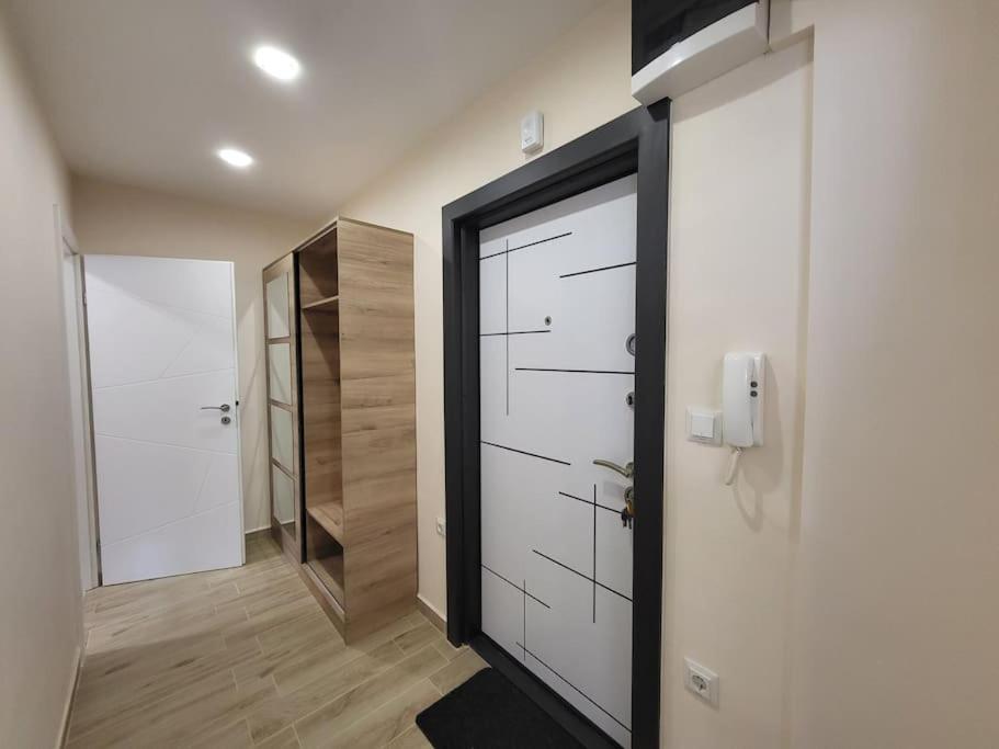 Bright City Apartment Varna Esterno foto